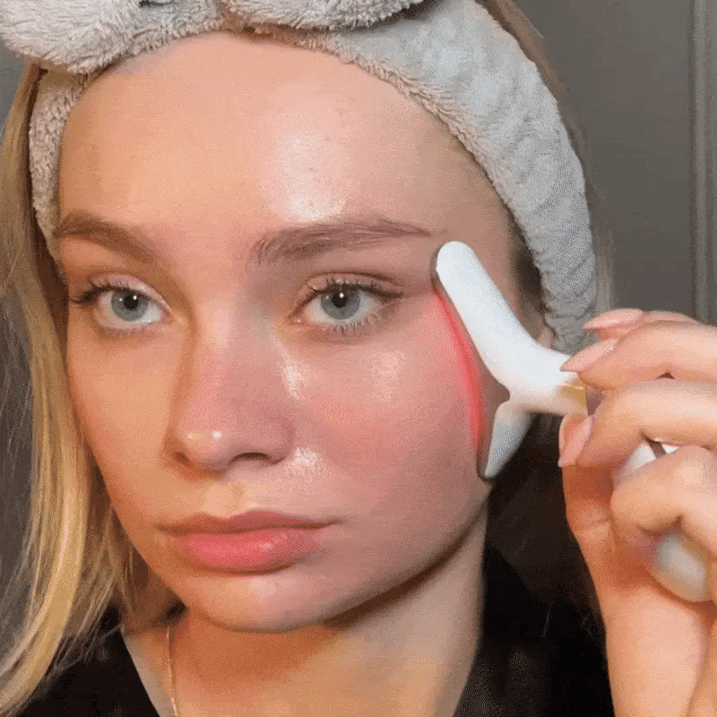 Rejuvenece tu Piel con Luz, Calor y Vibración desde casa con LUMISKIN™